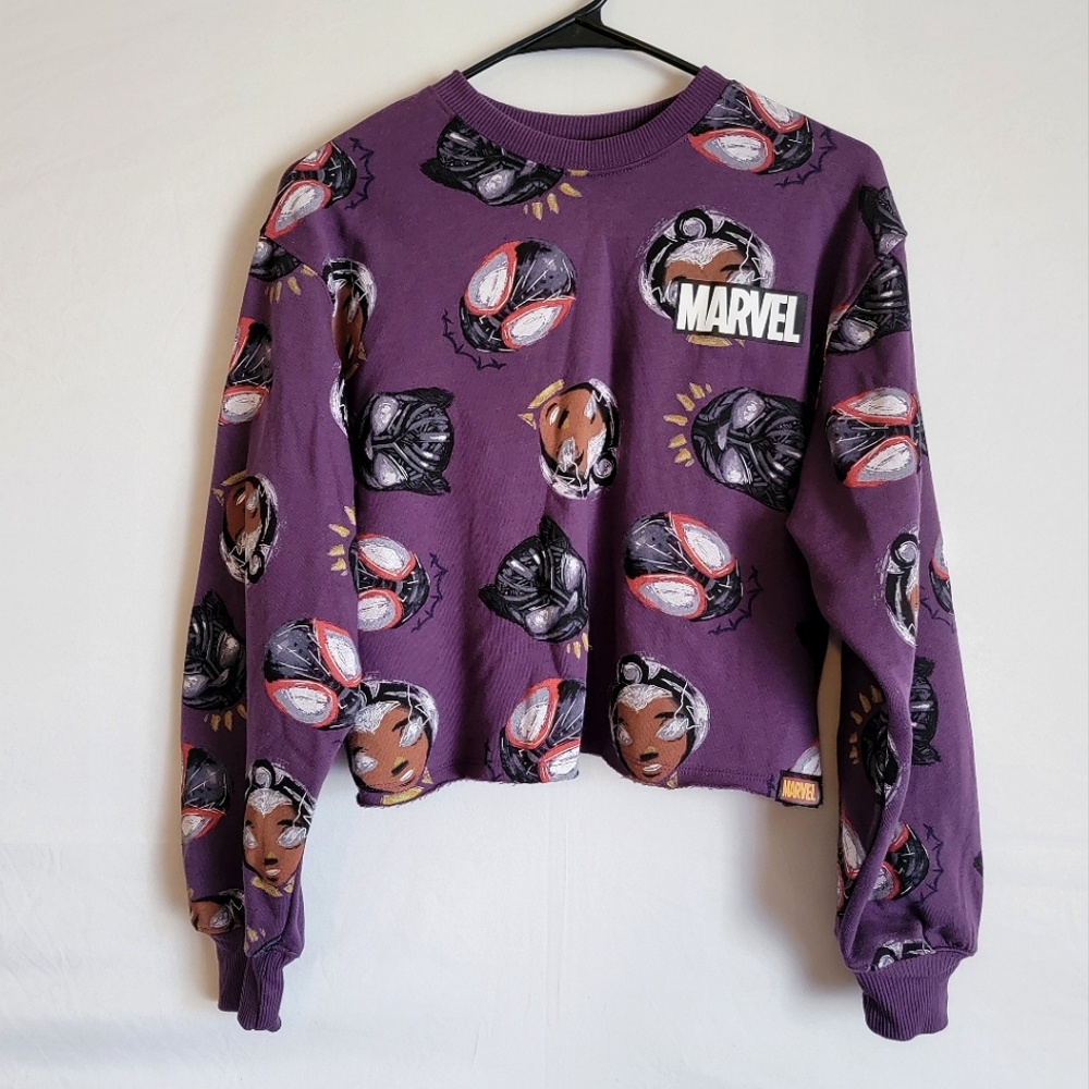 Marvel Artist Series X Nikkolas Smith Cropped Sweater Black Panther Spiderman